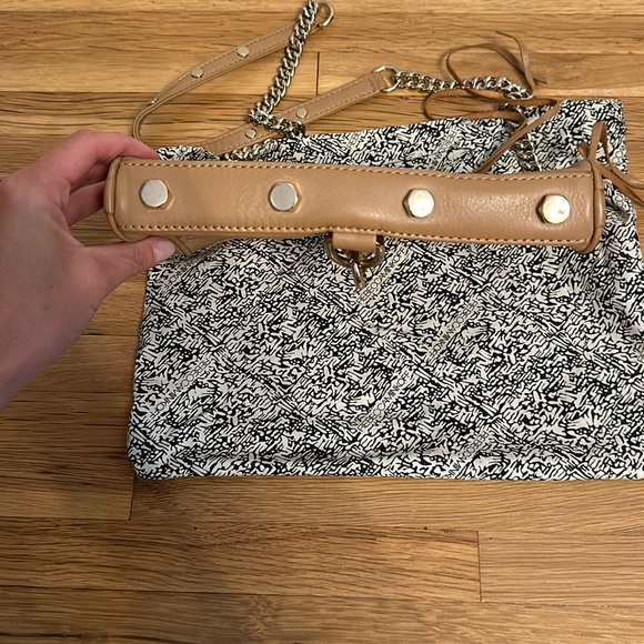 Rebecca Minkoff MAC Leather Crossbody Bag with Metal hardware and clasp - Picture 3 of 4